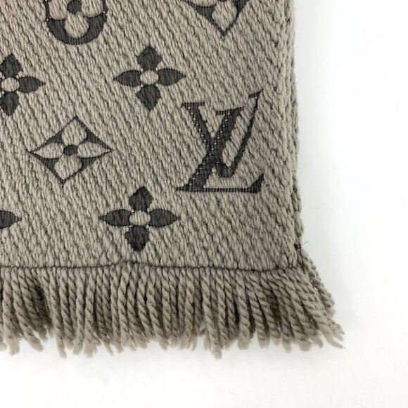 Louis Vuitton Gray-Brown Logo Monogram Wool Tassel Scarf - Picture 4 of 9